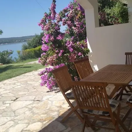 Lovre Apartman Posedarje