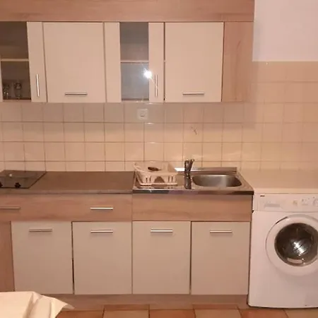 Apartman Lovre *
