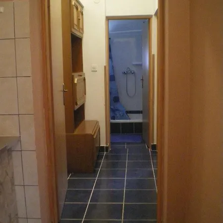 Apartman Lovre *