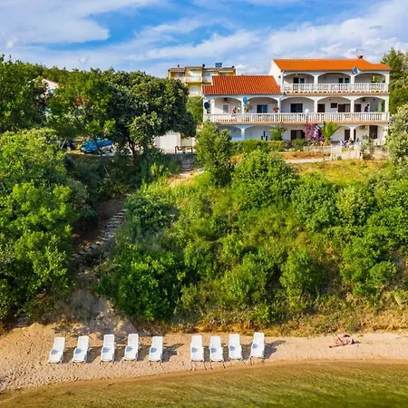 Lovre Apartman Posedarje