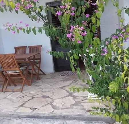 Lovre Apartman Posedarje