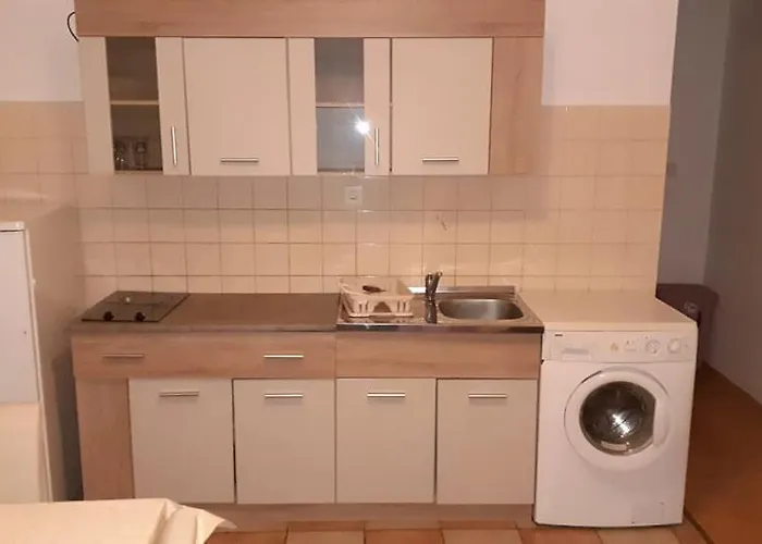 Apartman Lovre *