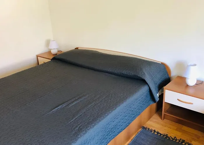 Apartman Lovre *